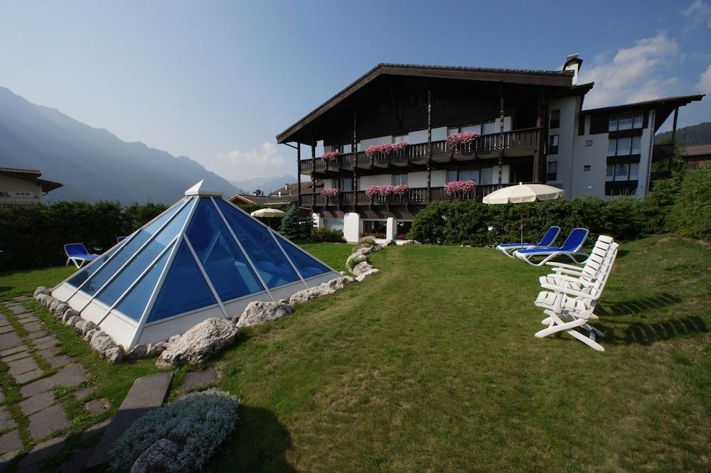 Alpen Hotel Corona Vigo di Fassa Exteriér fotografie